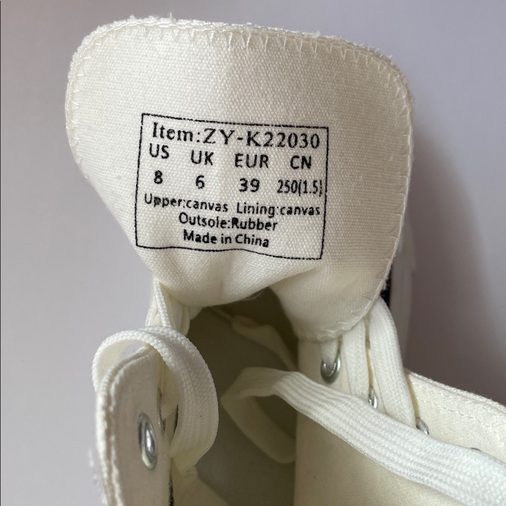 NWOT Women's High-Top Canvas Sneakers - White. Size 8. - Picture 5 of 5